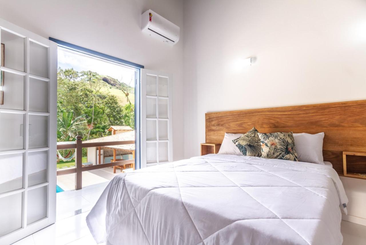 Casa em vila com piscina e acesso à cachoeira Parati Esterno foto